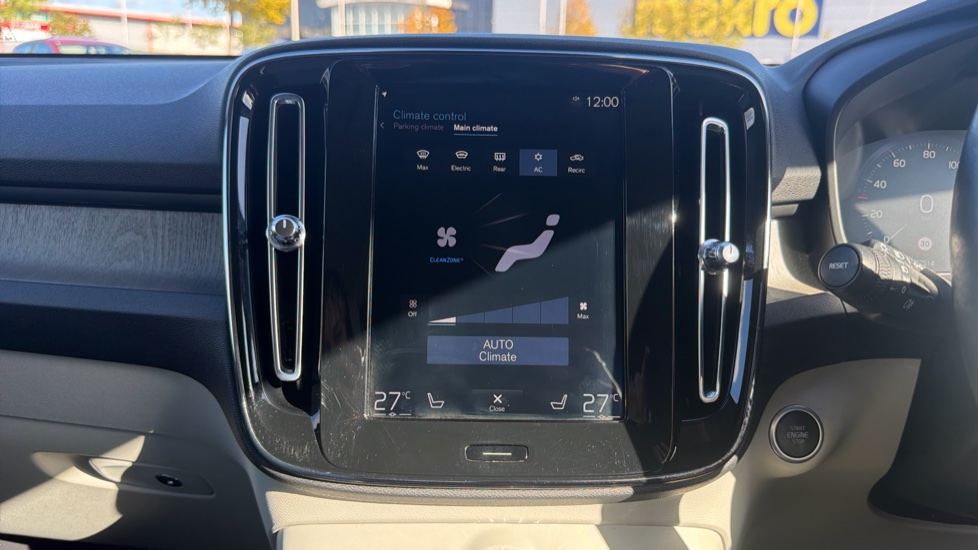 Volvo XC40 1.5 T5 Recharge PHEV Inscription 5dr Auto Estate - Image 18