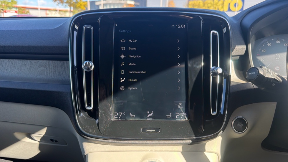Volvo XC40 1.5 T5 Recharge PHEV Inscription 5dr Auto Estate - Image 23