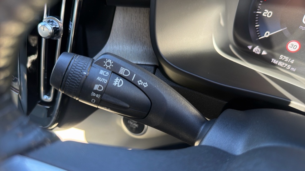 Volvo XC40 1.5 T5 Recharge PHEV Inscription 5dr Auto Estate - Image 30