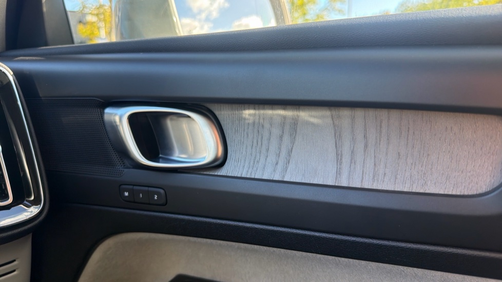 Volvo XC40 1.5 T5 Recharge PHEV Inscription 5dr Auto Estate - Image 34