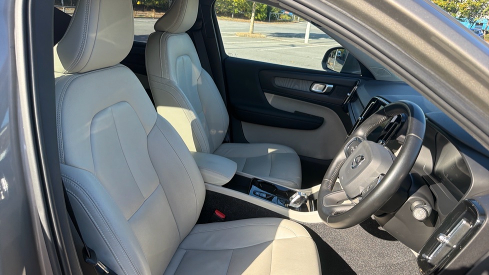 Volvo XC40 1.5 T5 Recharge PHEV Inscription 5dr Auto Estate - Image 38