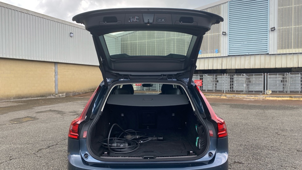 Volvo V90 2.0 T6 [350] PHEV Plus Dark 5dr AWD Auto Estate - Image 13