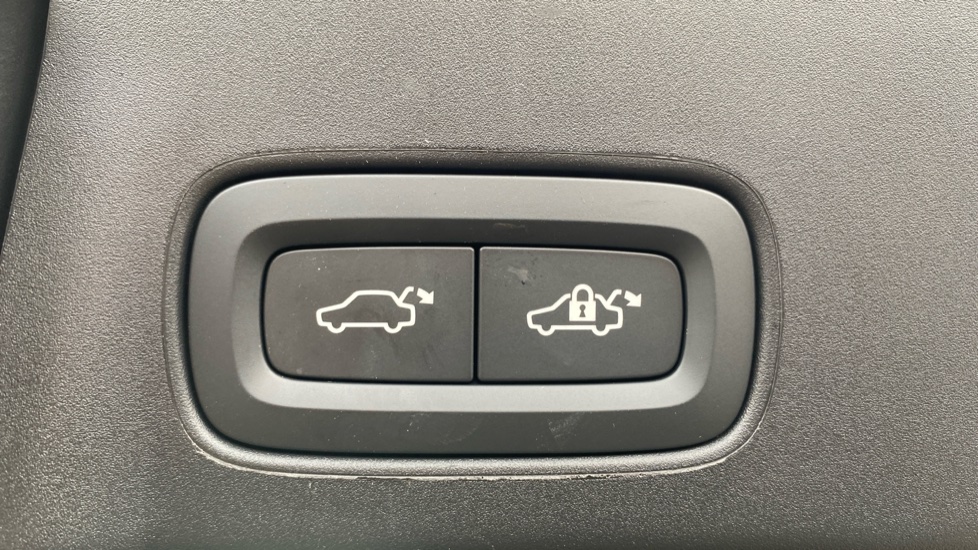 Volvo V90 2.0 T6 [350] PHEV Plus Dark 5dr AWD Auto Estate - Image 41