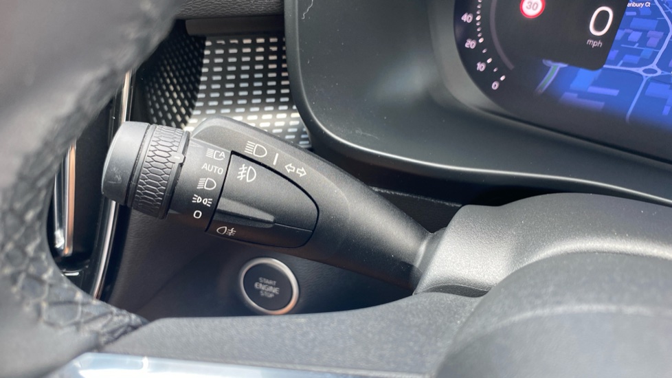 Volvo XC40 2.0 B3P Plus Dark 5dr Auto Petrol Estate - Image 31