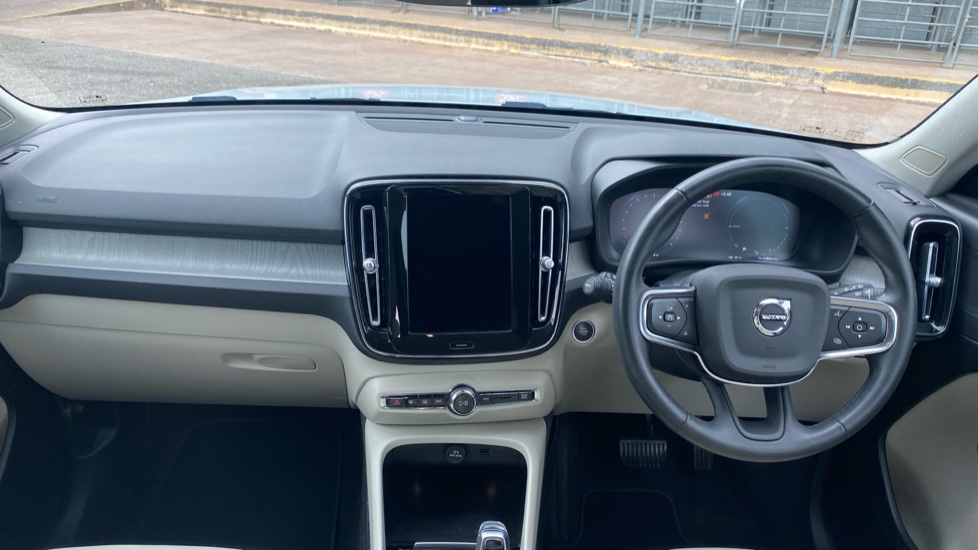 Volvo XC40 1.5 T5 Recharge PHEV Inscription Pro 5dr Auto Estate - Image 5