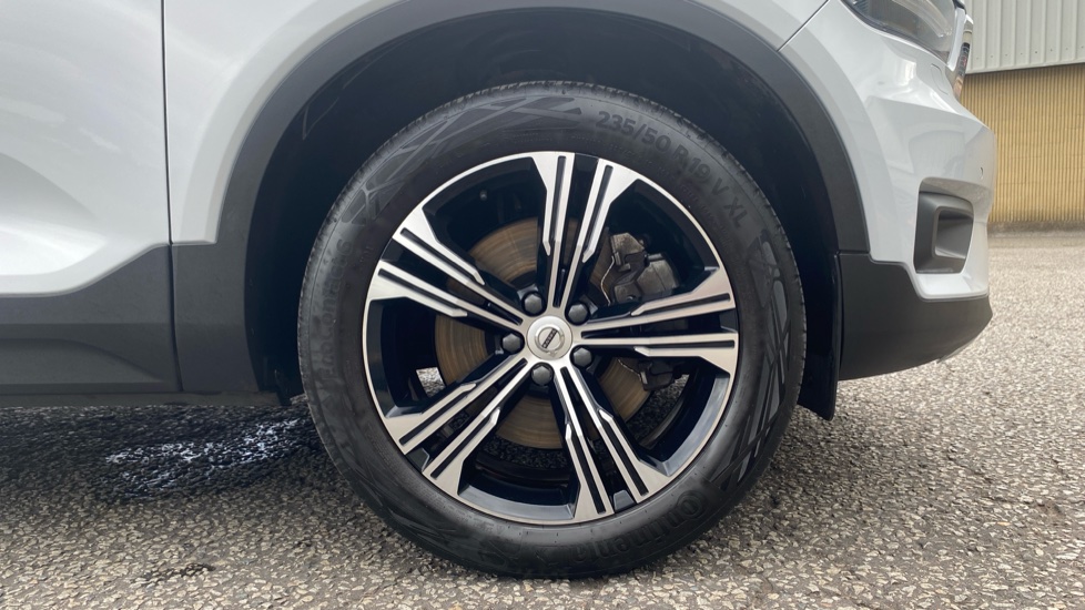 Volvo XC40 1.5 T5 Recharge PHEV Inscription Pro 5dr Auto Estate - Image 9