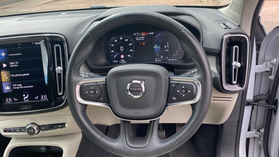 Volvo XC40 1.5 T5 Recharge PHEV Inscription Pro 5dr Auto Estate - Image 10
