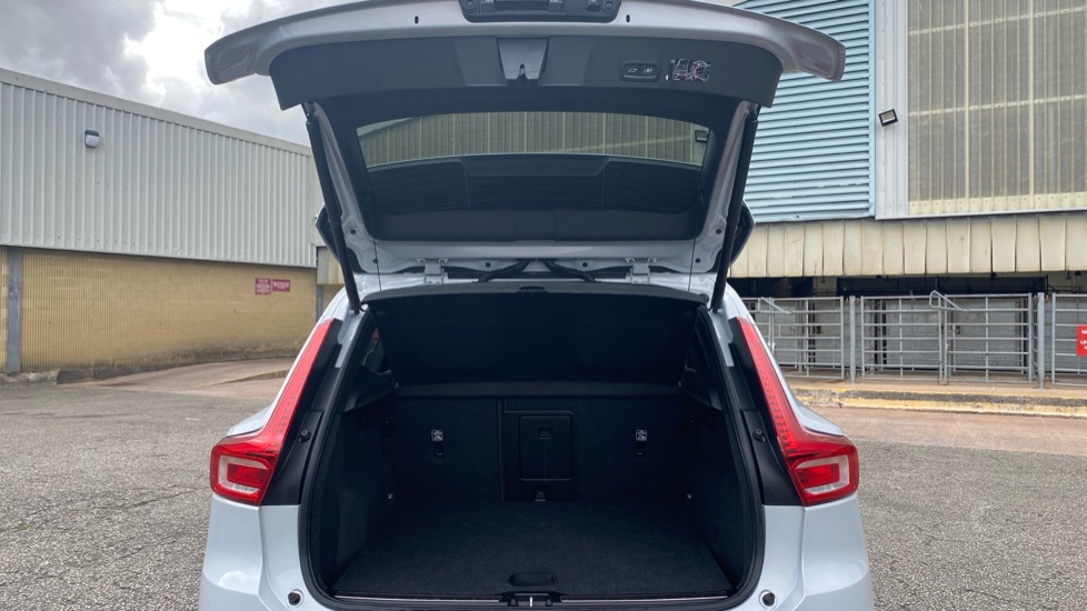 Volvo XC40 1.5 T5 Recharge PHEV Inscription Pro 5dr Auto Estate - Image 13