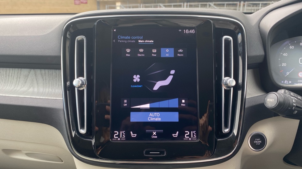 Volvo XC40 1.5 T5 Recharge PHEV Inscription Pro 5dr Auto Estate - Image 16