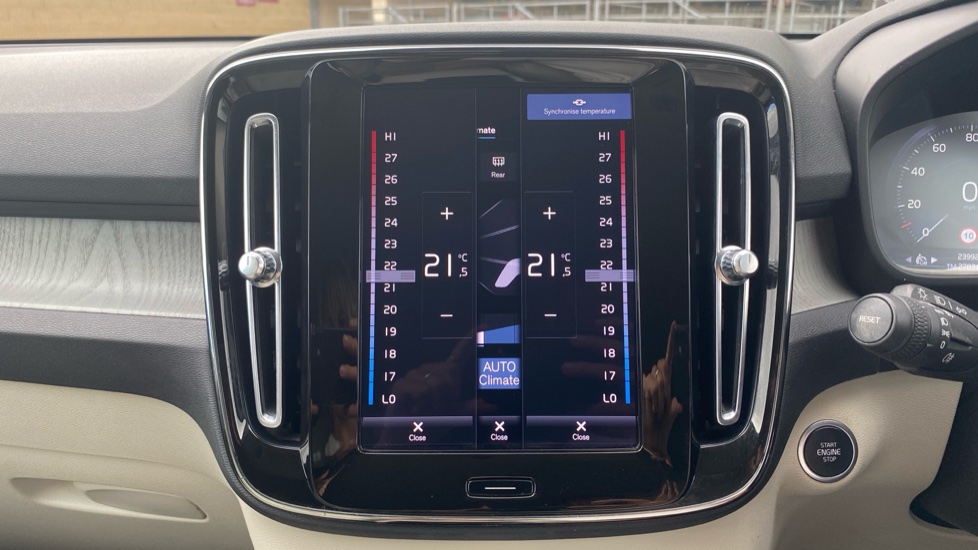 Volvo XC40 1.5 T5 Recharge PHEV Inscription Pro 5dr Auto Estate - Image 17