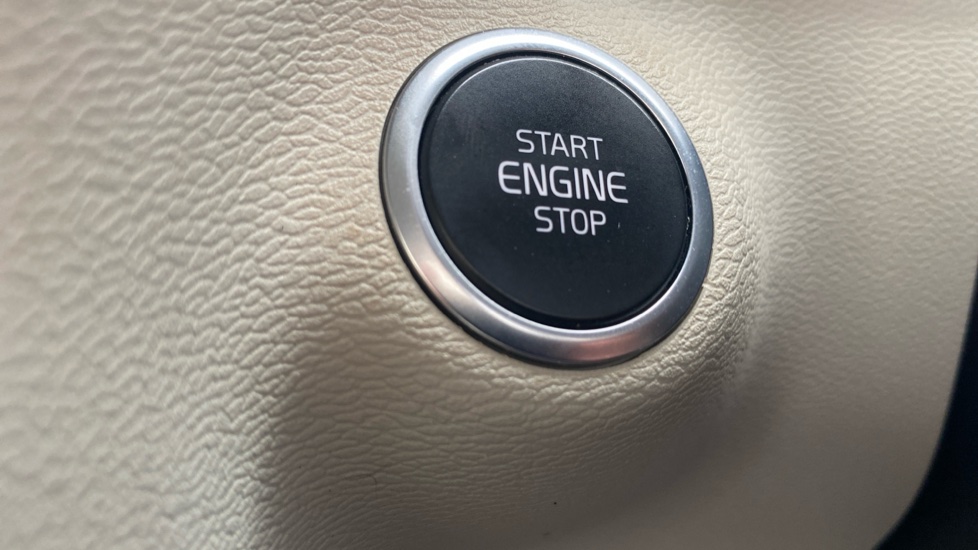 Volvo XC40 1.5 T5 Recharge PHEV Inscription Pro 5dr Auto Estate - Image 24