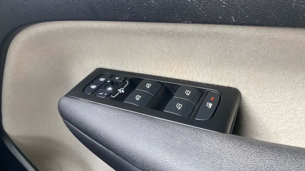 Volvo XC40 1.5 T5 Recharge PHEV Inscription Pro 5dr Auto Estate - Image 32