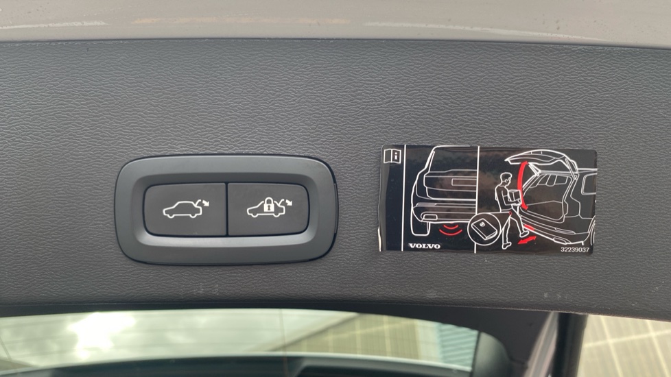 Volvo XC40 1.5 T5 Recharge PHEV Inscription Pro 5dr Auto Estate - Image 39