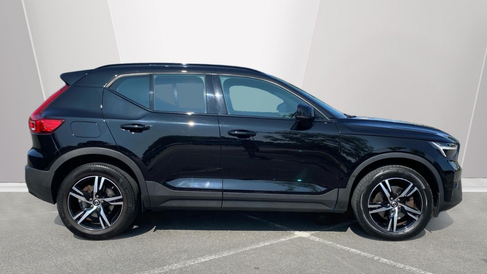 Volvo XC40 2.0 B3P Plus Dark 5dr Auto Petrol Estate - Image 3