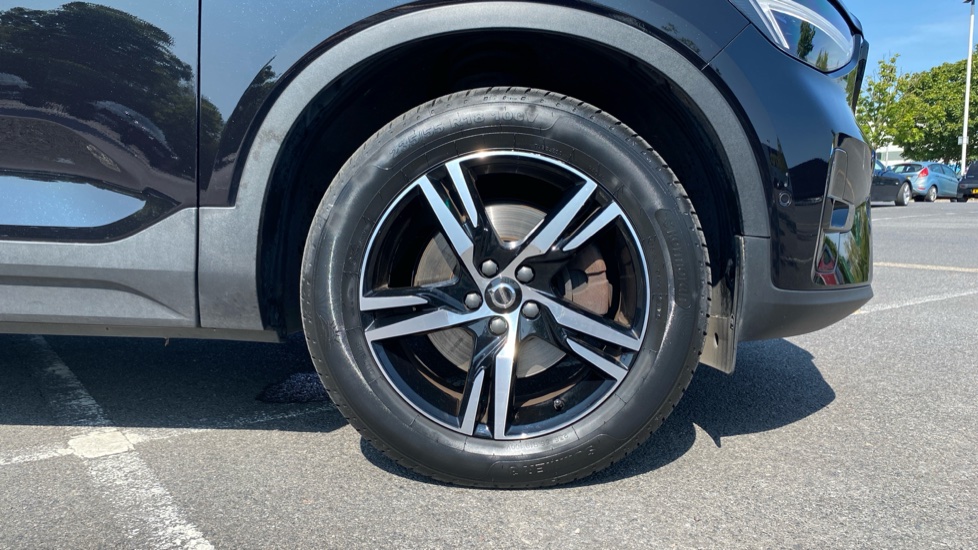 Volvo XC40 2.0 B3P Plus Dark 5dr Auto Petrol Estate - Image 9
