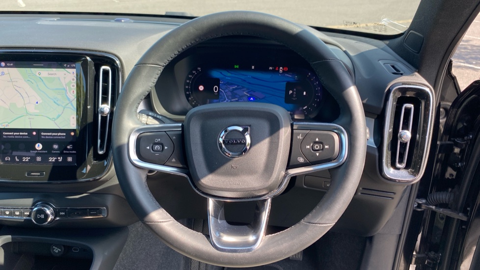 Volvo XC40 2.0 B3P Plus Dark 5dr Auto Petrol Estate - Image 10