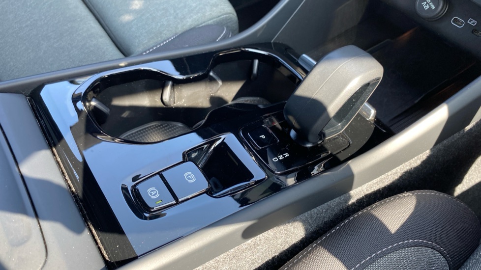 Volvo XC40 2.0 B3P Plus Dark 5dr Auto Petrol Estate - Image 25