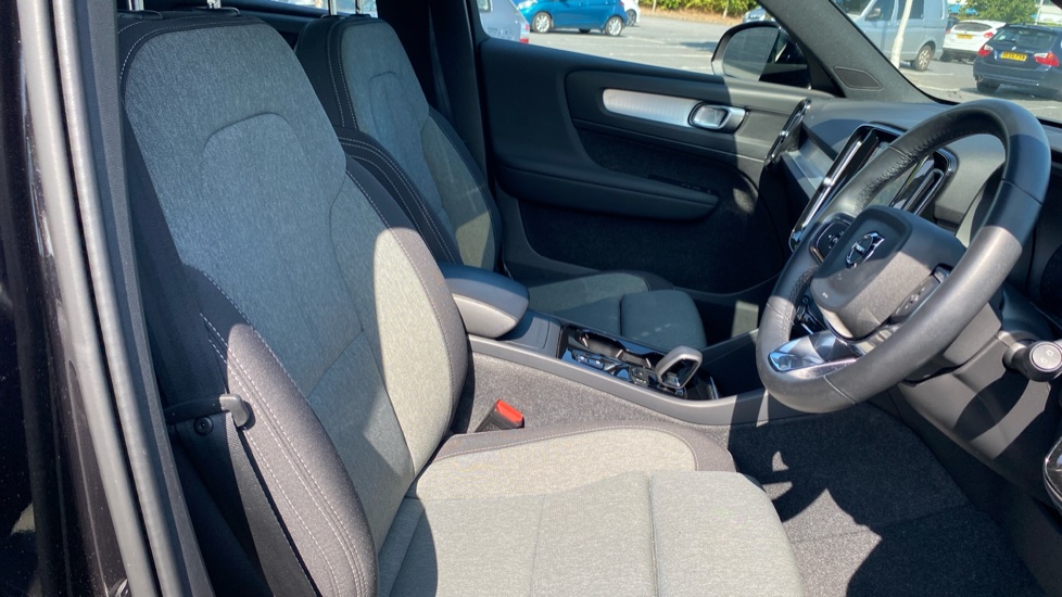 Volvo XC40 2.0 B3P Plus Dark 5dr Auto Petrol Estate - Image 37