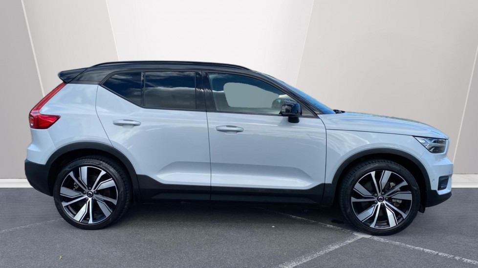 Volvo XC40 300kW Recharge Twin Pro 78kWh 5dr AWD Auto Electric Estate - Image 3