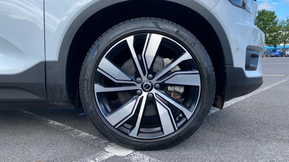 Volvo XC40 300kW Recharge Twin Pro 78kWh 5dr AWD Auto Electric Estate - Image 9