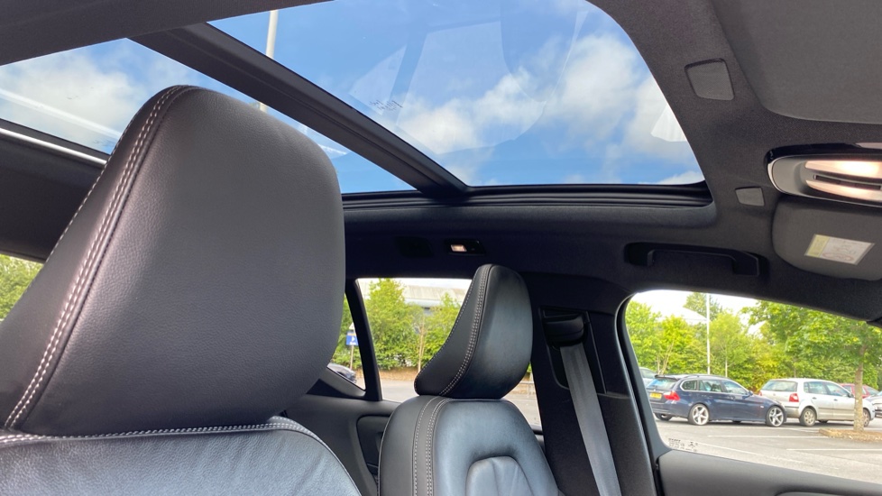 Volvo XC40 300kW Recharge Twin Pro 78kWh 5dr AWD Auto Electric Estate - Image 39