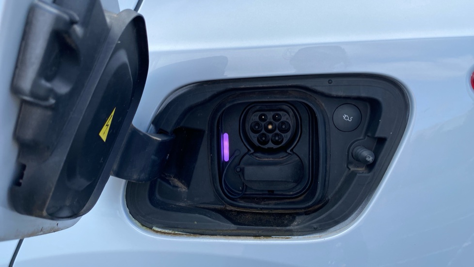 Volvo XC40 300kW Recharge Twin Pro 78kWh 5dr AWD Auto Electric Estate - Image 45