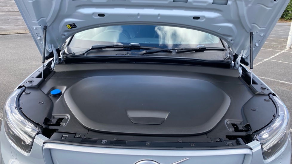 Volvo XC40 300kW Recharge Twin Pro 78kWh 5dr AWD Auto Electric Estate - Image 48