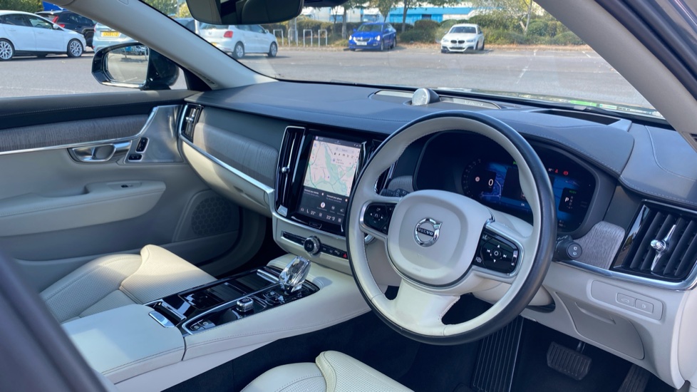 Volvo V90 2.0 T6 [350] RC PHEV Ultimate Dark 5dr AWD Auto Estate - Image 5