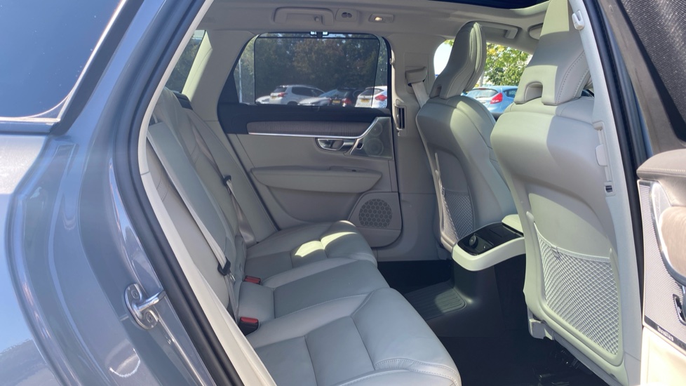 Volvo V90 2.0 T6 [350] RC PHEV Ultimate Dark 5dr AWD Auto Estate - Image 7