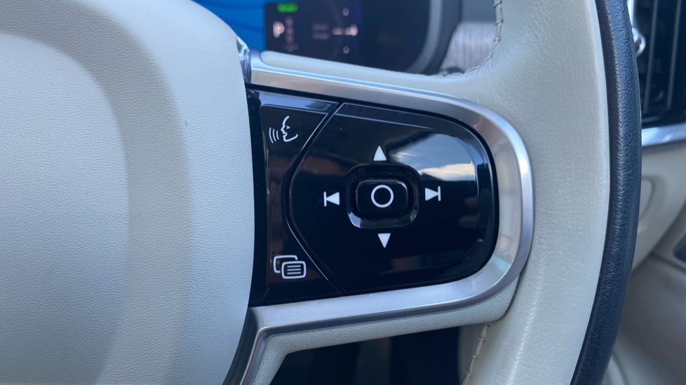 Volvo V90 2.0 T6 [350] RC PHEV Ultimate Dark 5dr AWD Auto Estate - Image 30