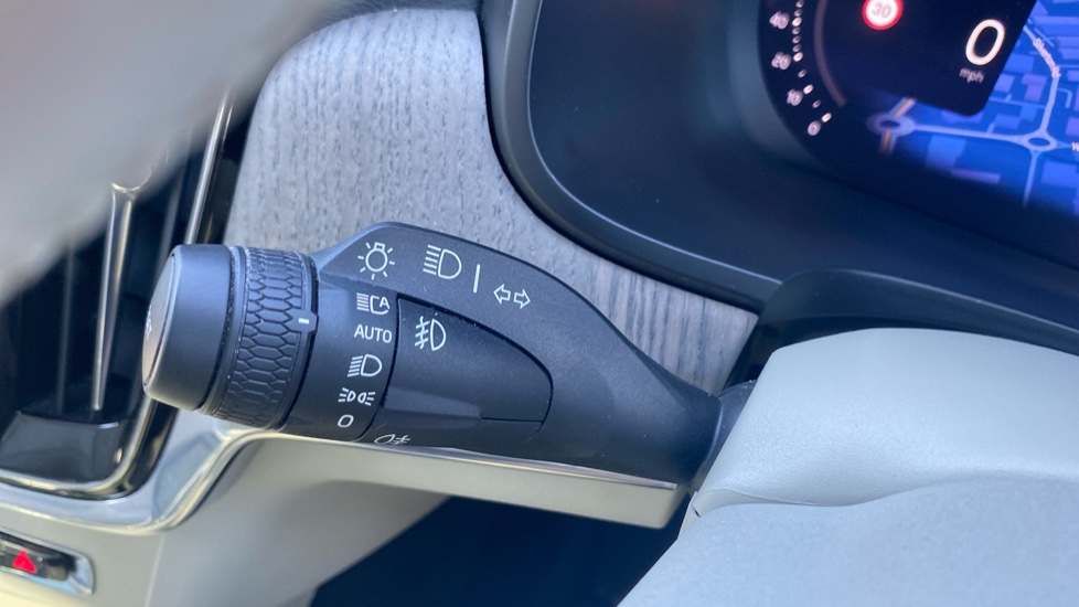Volvo V90 2.0 T6 [350] RC PHEV Ultimate Dark 5dr AWD Auto Estate - Image 32