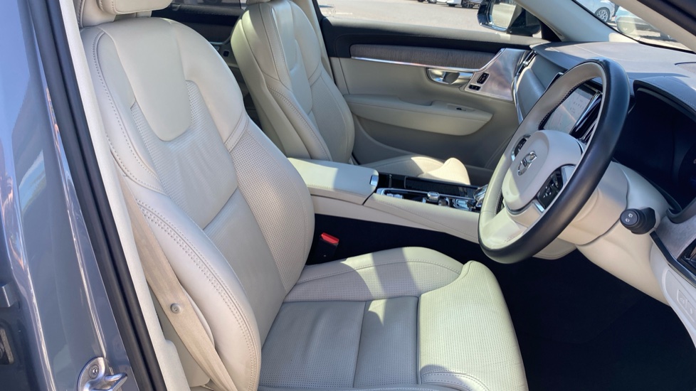 Volvo V90 2.0 T6 [350] RC PHEV Ultimate Dark 5dr AWD Auto Estate - Image 38