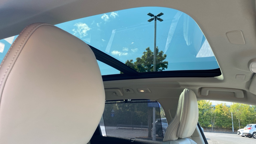 Volvo V90 2.0 T6 [350] RC PHEV Ultimate Dark 5dr AWD Auto Estate - Image 39
