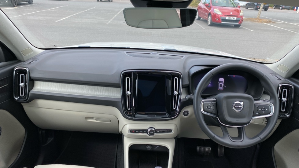 Volvo XC40 2.0 B3P Ultimate Dark 5dr Auto Petrol Estate - Image 6