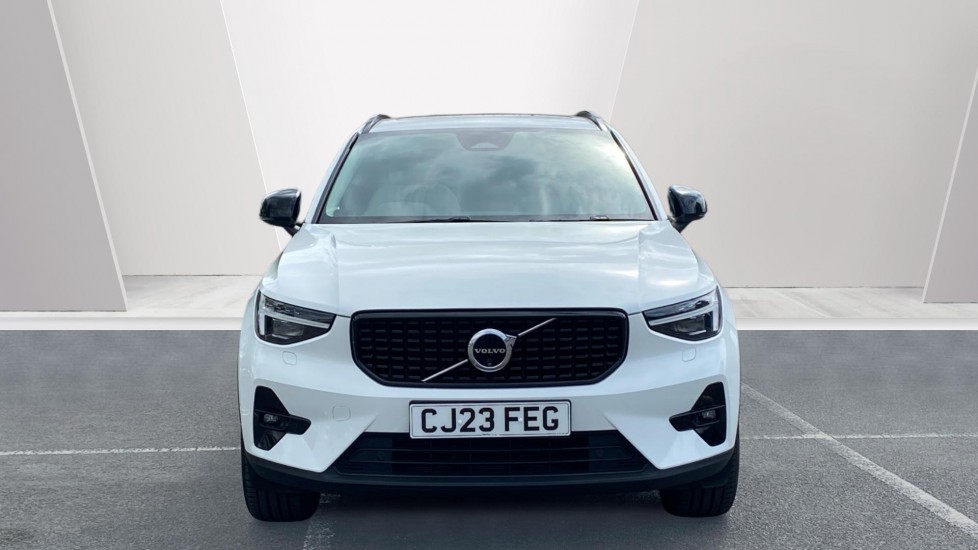 Volvo XC40 2.0 B3P Ultimate Dark 5dr Auto Petrol Estate - Image 9