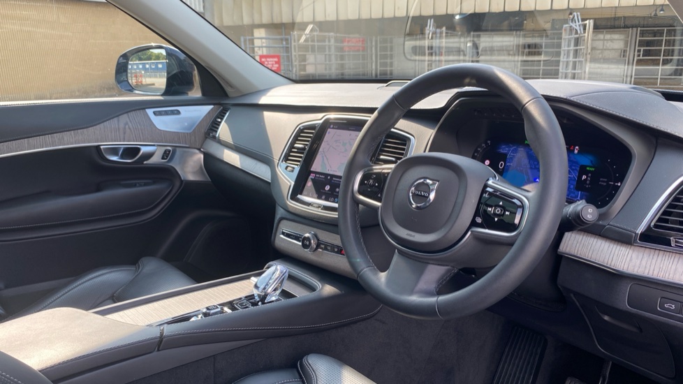 Volvo XC90 2.0 T8 [455] RC PHEV Ultimate Dark 5dr AWD Gtron Estate - Image 4