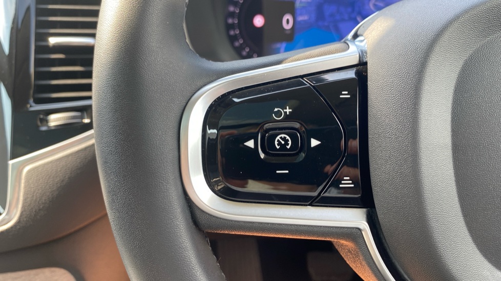 Volvo XC90 2.0 T8 [455] RC PHEV Ultimate Dark 5dr AWD Gtron Estate - Image 27