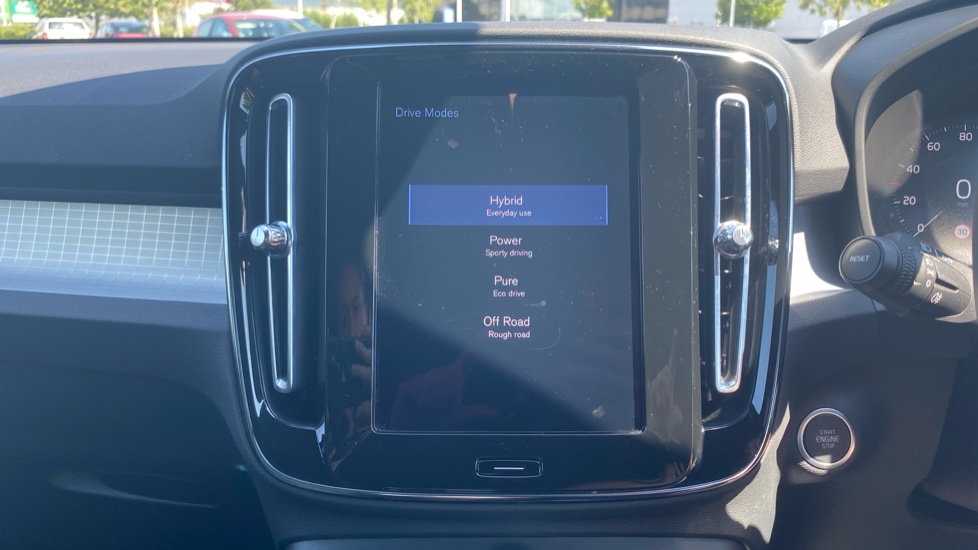 Volvo XC40 1.5 T4 Recharge PHEV Core Bright 5dr Auto Estate - Image 21