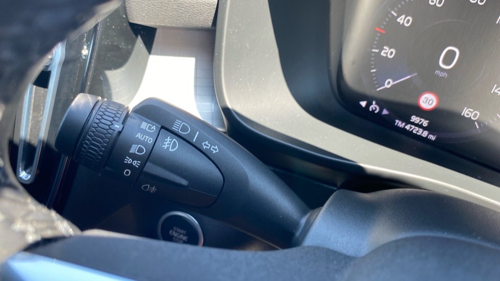 Volvo XC40 1.5 T4 Recharge PHEV Core Bright 5dr Auto Estate - Image 29