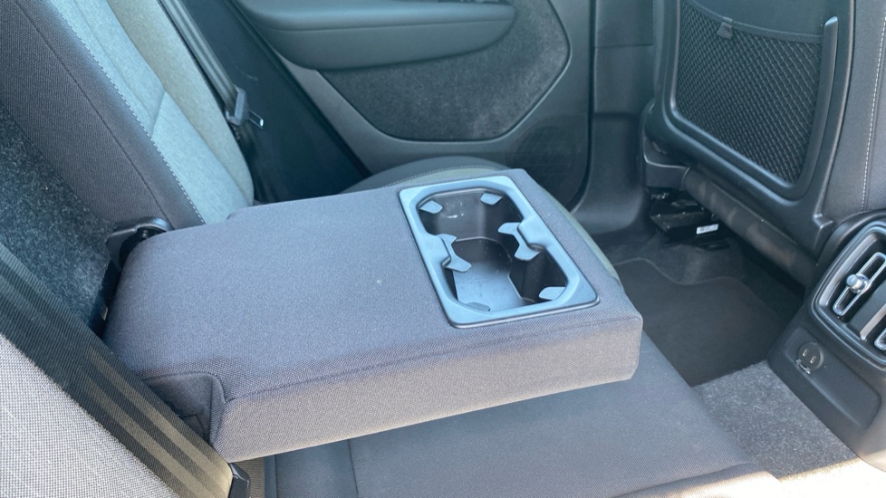Volvo XC40 1.5 T4 Recharge PHEV Core Bright 5dr Auto Estate - Image 35