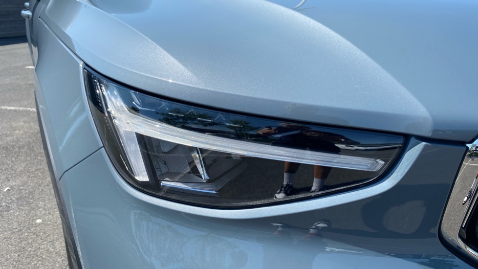 Volvo XC40 1.5 T4 Recharge PHEV Core Bright 5dr Auto Estate - Image 39