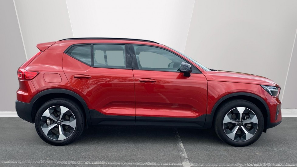 Volvo XC40 2.0 B4P Plus Dark 5dr Auto Petrol Estate - Image 3
