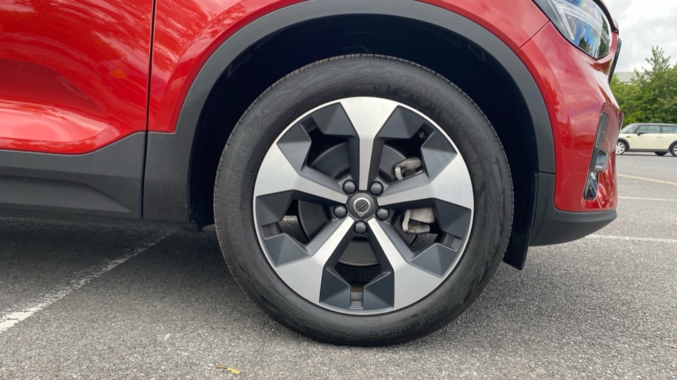 Volvo XC40 2.0 B4P Plus Dark 5dr Auto Petrol Estate - Image 9