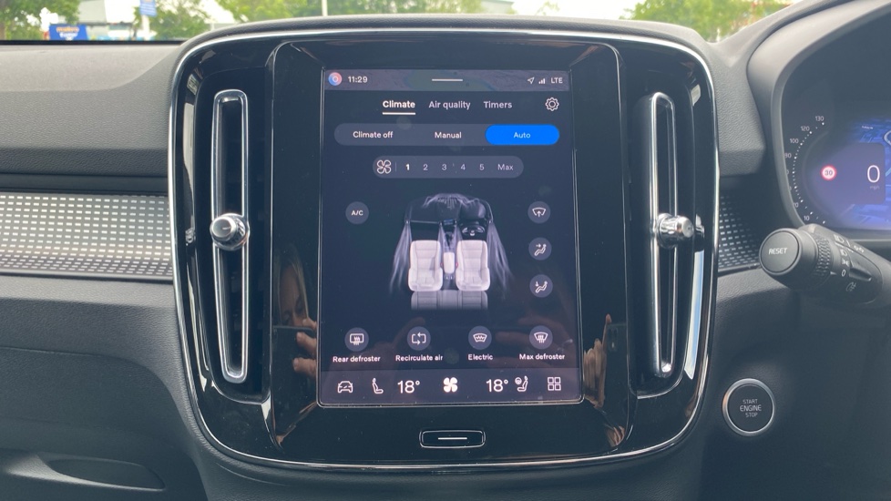 Volvo XC40 2.0 B4P Plus Dark 5dr Auto Petrol Estate - Image 20