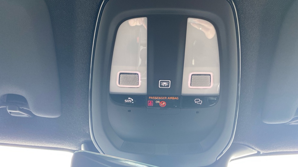 Volvo XC40 2.0 B4P Plus Dark 5dr Auto Petrol Estate - Image 27