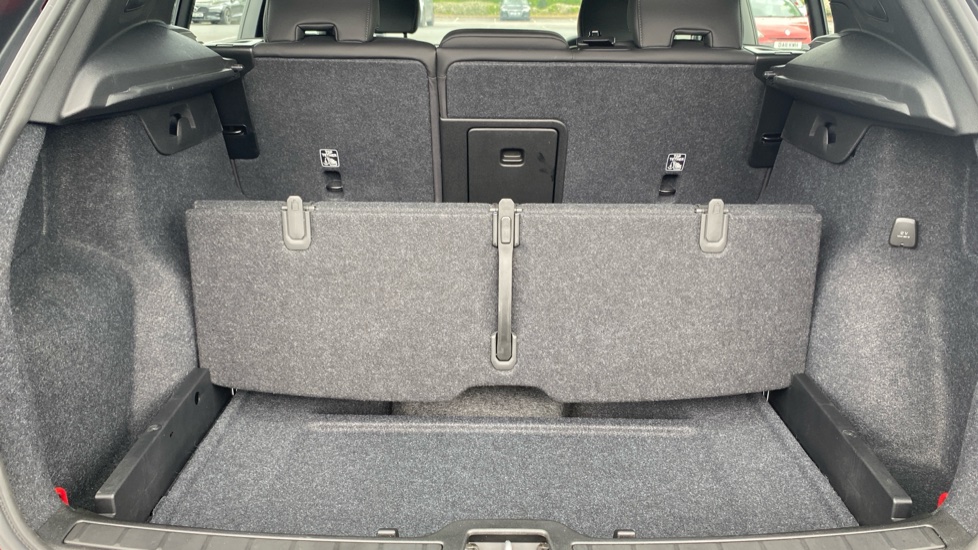 Volvo XC40 2.0 B4P Plus Dark 5dr Auto Petrol Estate - Image 38