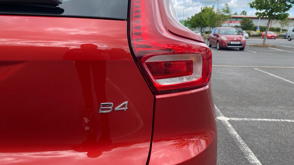 Volvo XC40 2.0 B4P Plus Dark 5dr Auto Petrol Estate - Image 41