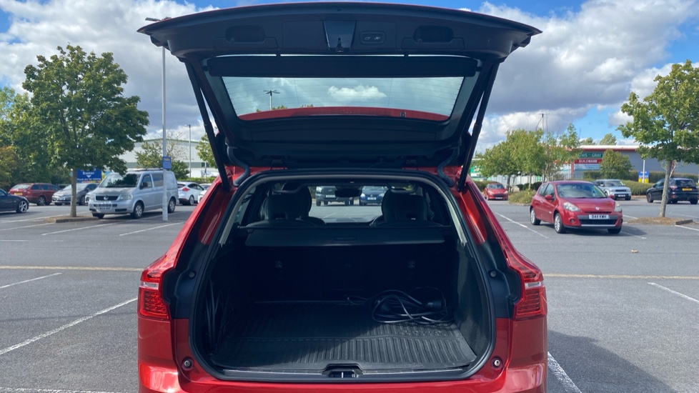 Volvo XC60 2.0 T6 [350] RC PHEV Plus Dark 5dr AWD Geartronic Estate - Image 14