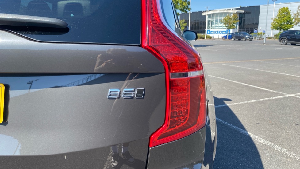 Volvo XC90 2.0 B5P [250] Plus Dark 5dr AWD Geartronic Petrol Estate - Image 45