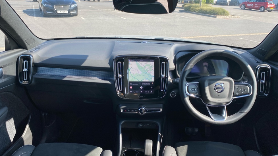 Volvo XC40 2.0 B4P Plus Dark 5dr Auto Petrol Estate - Image 5